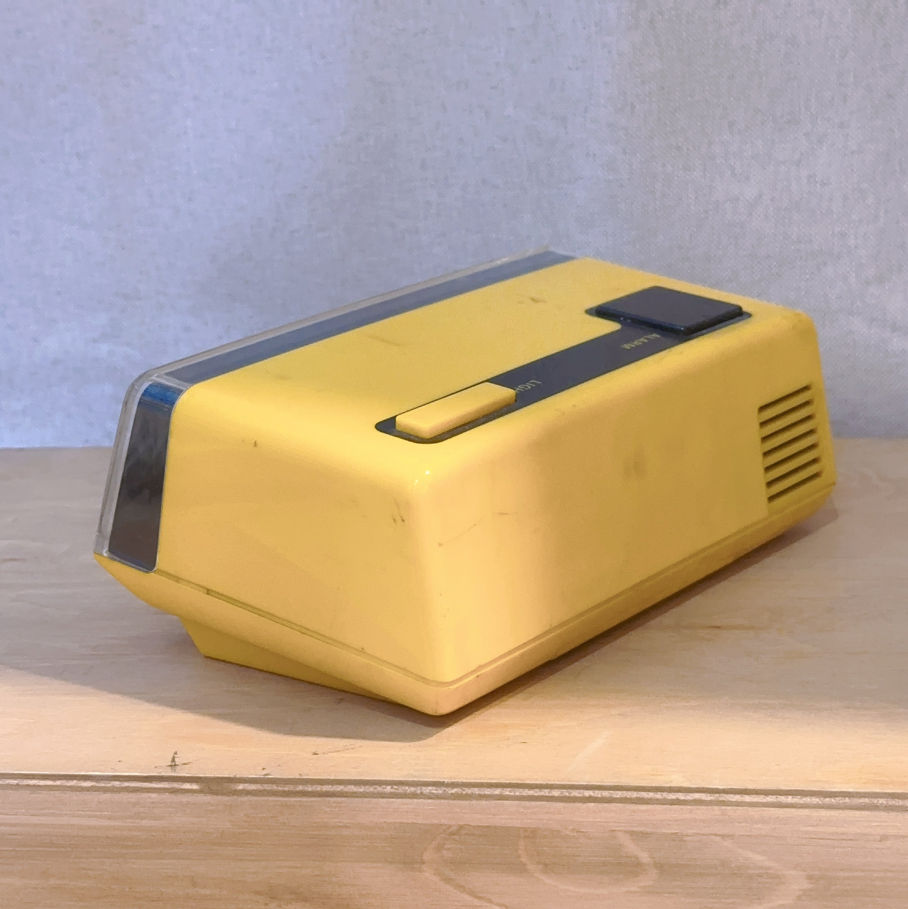 Citizen Quartz Alarm Flip Clock